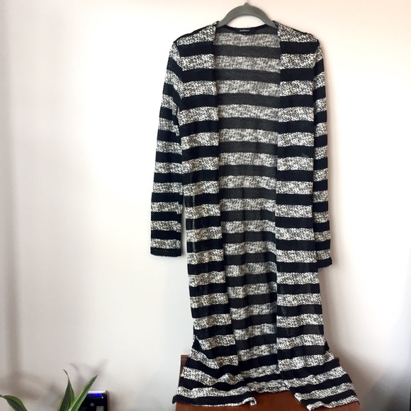 Forever 21 Sweaters - FLASH SALE ❤️  Forever 21 Stripped Cardigan